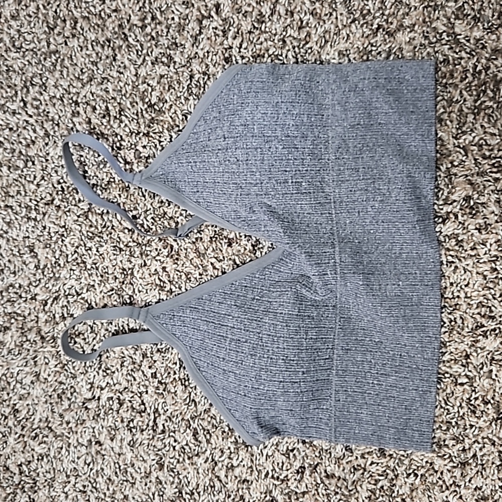 Seamless sports bra